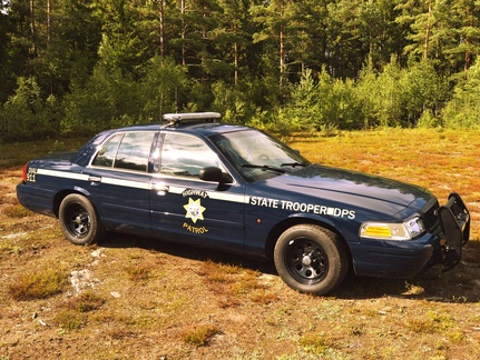 jonathan-petersson-grizzlybear-se-ford-crown-vic-state-trooper-police