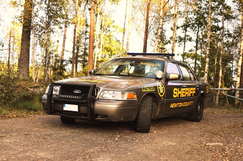 jonathan-petersson-grizzlybear-se-ford-crown-victoria-sheriff-police-car.jpg